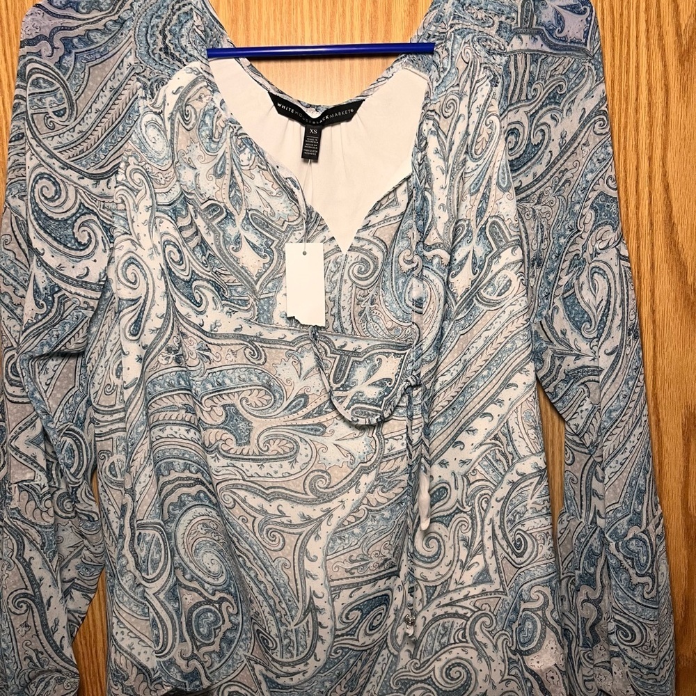 White House black market Paisley Women's Top